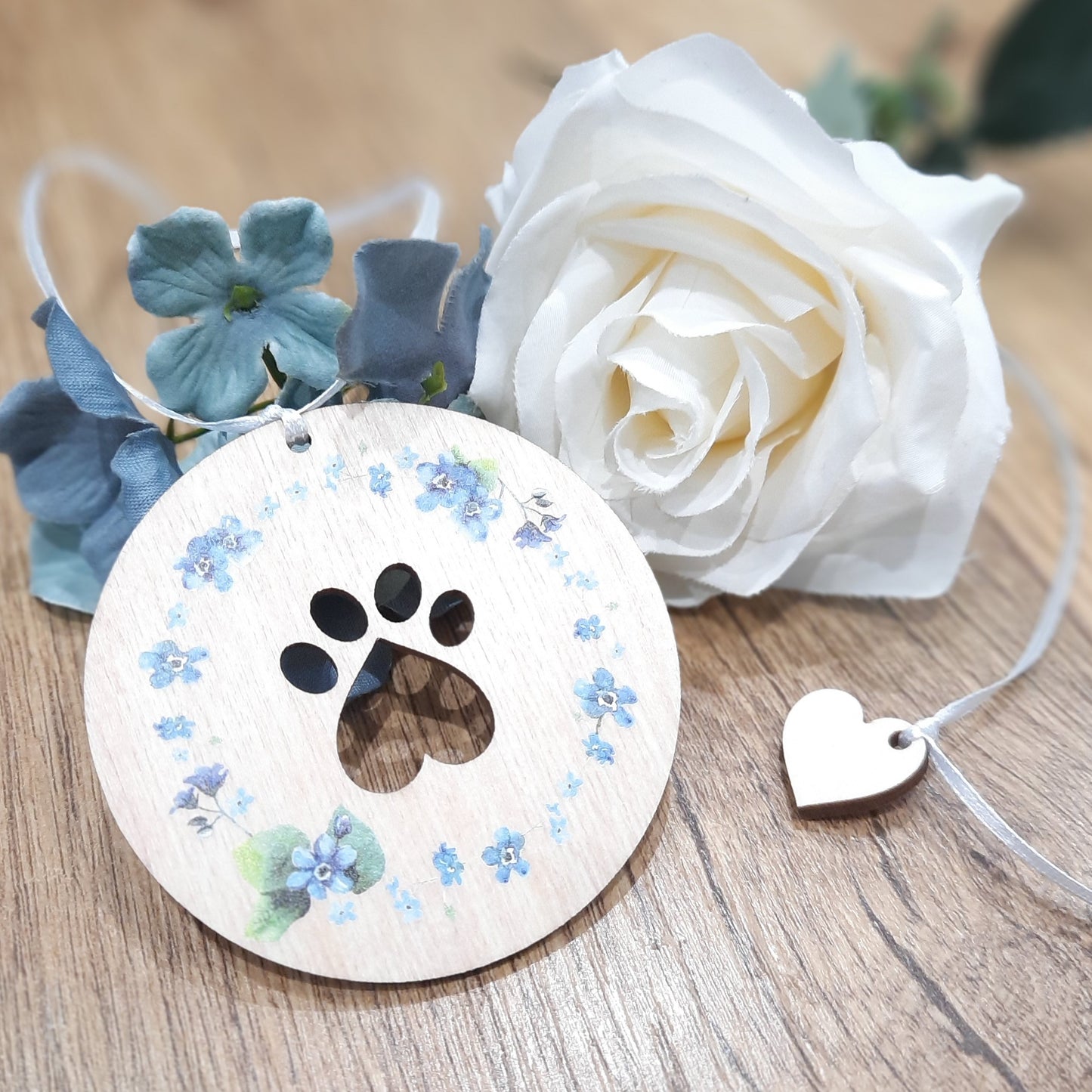 Paw Print Forget Me Not Disc